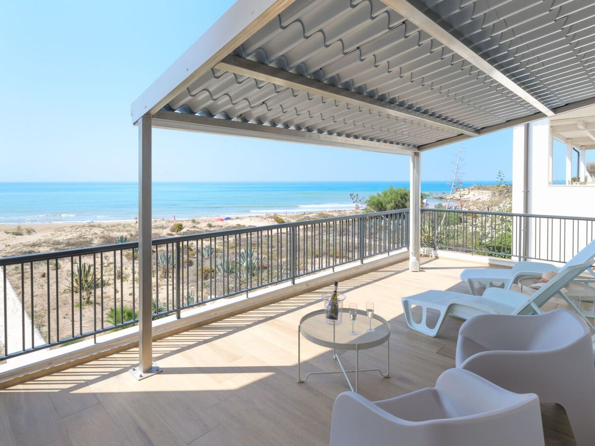 Villa Amelia : maison 8 pers. face à la plage à Marina di Ragusa - Photo 1