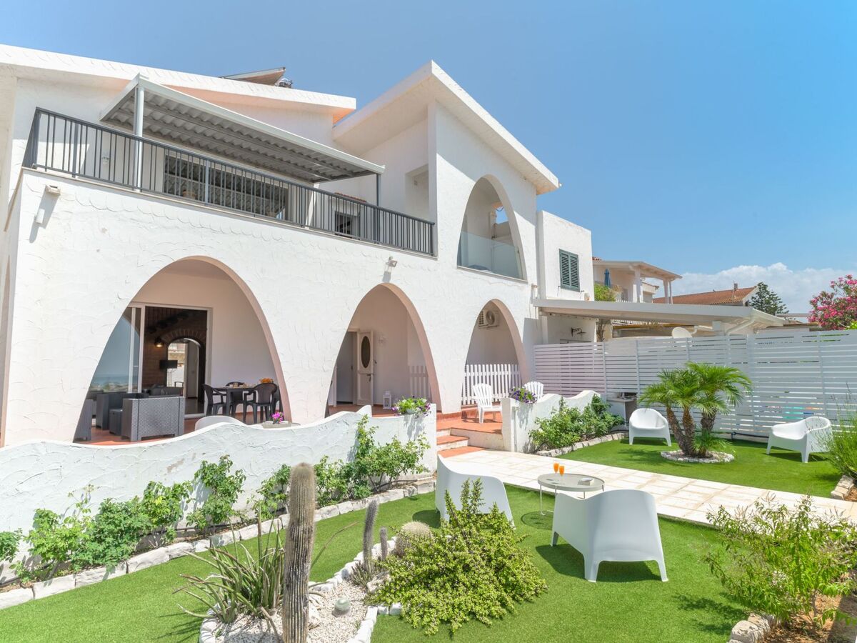 Villa Amelia : maison 8 pers. face à la plage à Marina di Ragusa - Photo 3