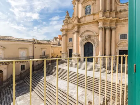 Location appartement à Marina di Ragusa, Ettore, Wohnung mit Blick auf die Kathedrale von Ibla