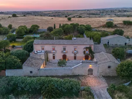 Location maison à Marina di Ragusa, Scifazzo, typisch sizilianische Villa mit Swimmingpool