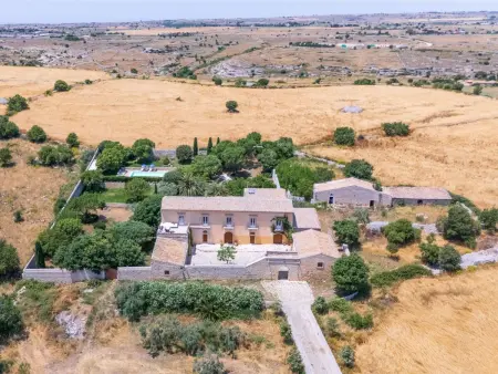 Scifazzo, villa sicilienne du XVIIIe avec piscine : photo 22