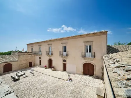Scifazzo, villa sicilienne du XVIIIe avec piscine : photo 23