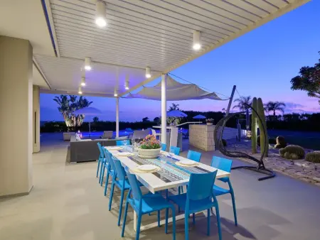 Villa Anthea à Marina di Ragusa, piscine et terrain de foot : photo 18