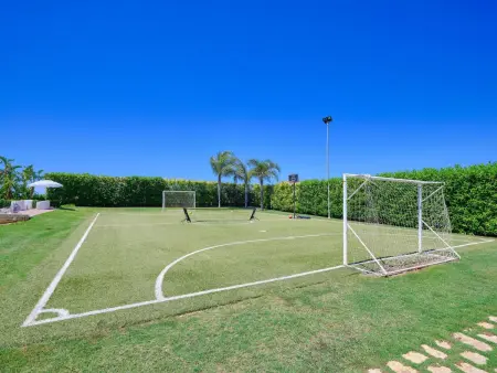 Villa Anthea à Marina di Ragusa, piscine et terrain de foot : photo 47