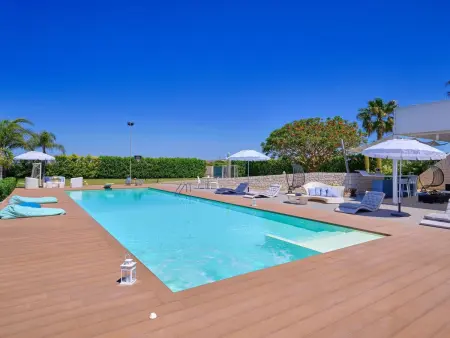 Villa Anthea à Marina di Ragusa, piscine et terrain de foot : photo 51