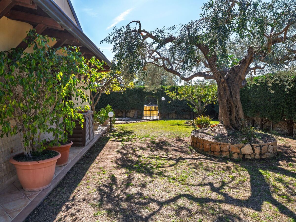 Villa Sterlizia à Scicli : piscine 11m, jardin 900m² - Photo 17