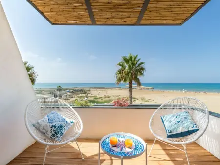 Location appartement à Scicli, Charmante Wohnung in Donnalucata mit Möblierter Terrasse