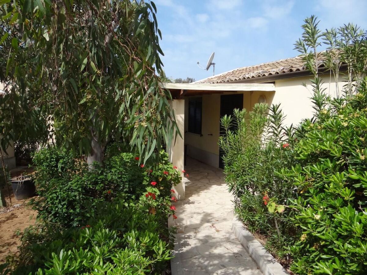 Bungalow La Perla di Sicilia, 30 m de la plage - Photo 4