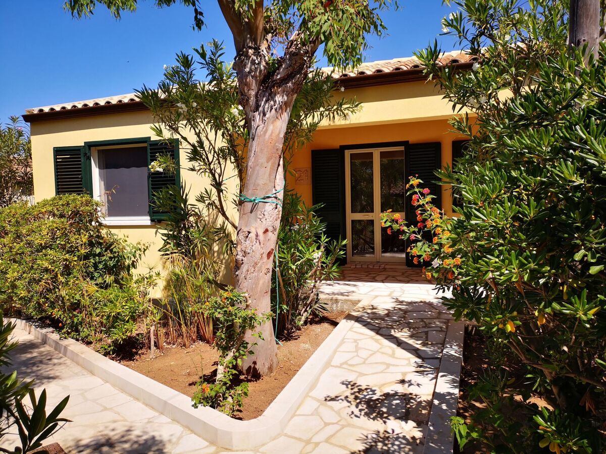 Bungalow 65 m² en résidence, plage à 30 m, Marina di Modica - Photo 1