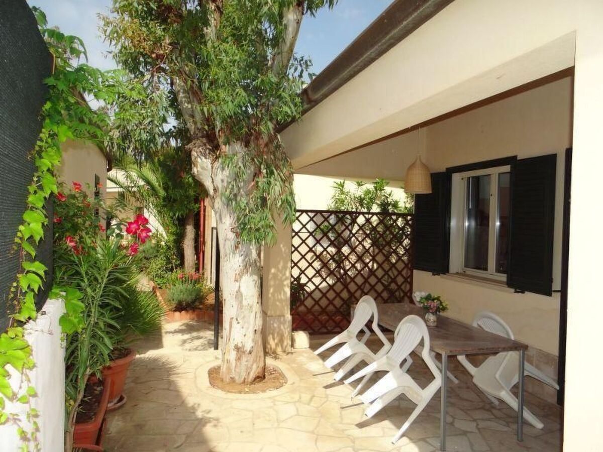 Bungalow La Perla di Sicilia, terrasse face à la plage - Photo 18