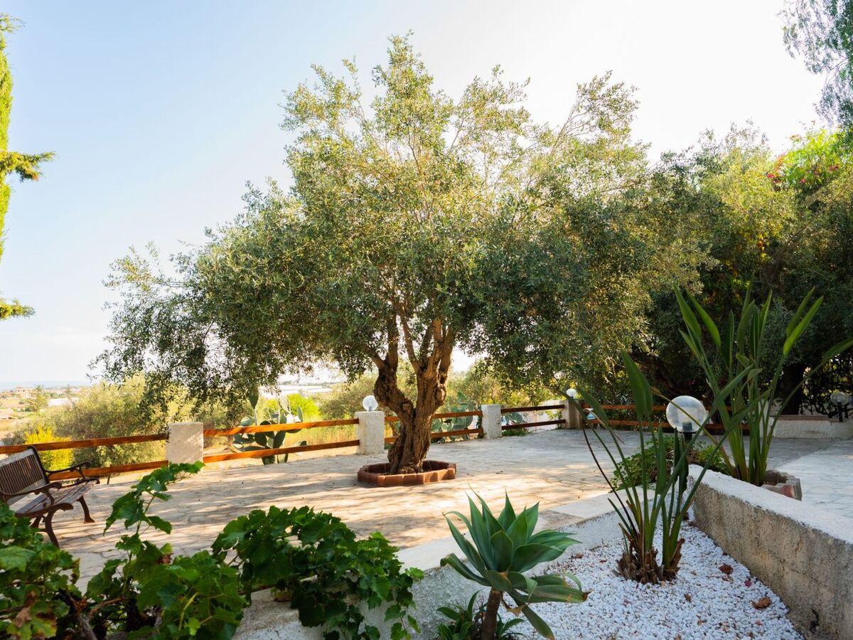 Maison 3 chambres à Ispica, jardin 4000 m² et parking - Photo 15