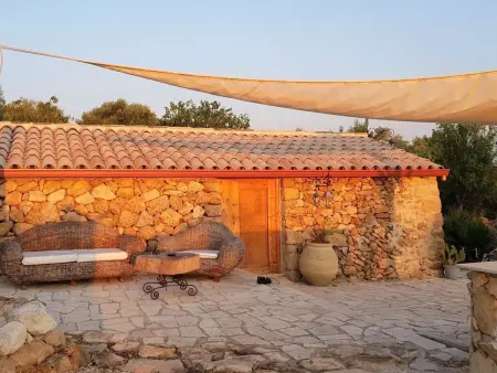 Mirriusa' Ferienhaus mit Jacuzzi, Maison 2 personnes à Calabernardo - Photo 16
