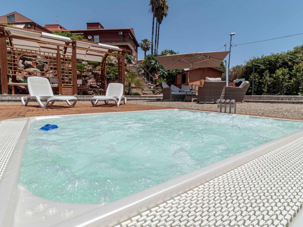 Zyklopenhaus – Maison avec mini-spa privé à Aci Catena - Photo 1