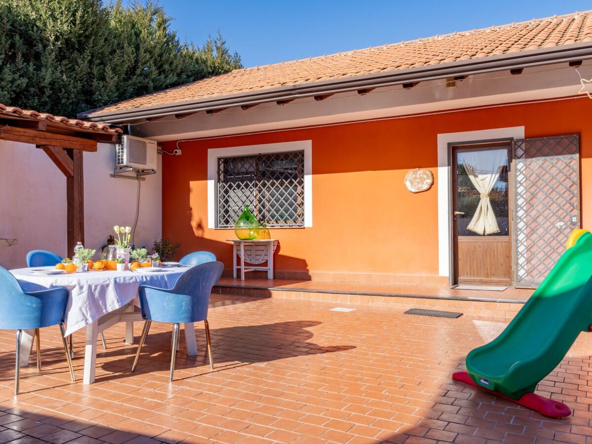 La casa di Gio – Maisonette 1 ch, jardin privé à Viagrande - Photo 1