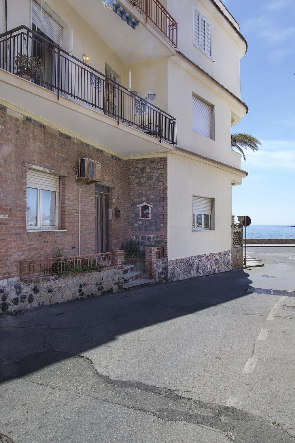 Appartement Tysandros, 10 m de la plage à Giardini Naxos - Photo 6