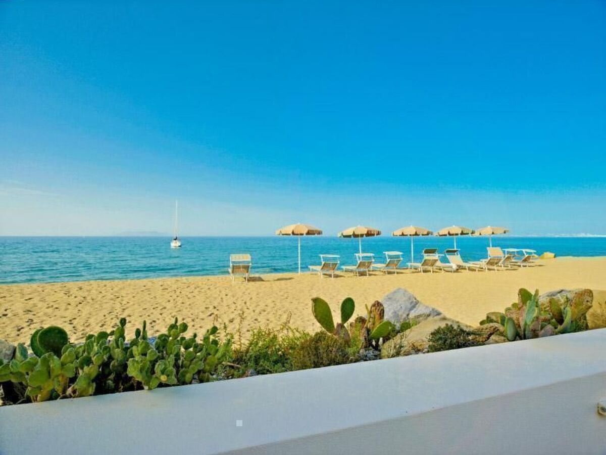 Appartement avec terrasse 15 m² face à la mer - Photo 7