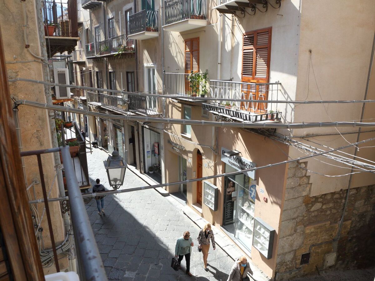 Casa Saraceni, studio avec balcon sur Corso Ruggero - Photo 4