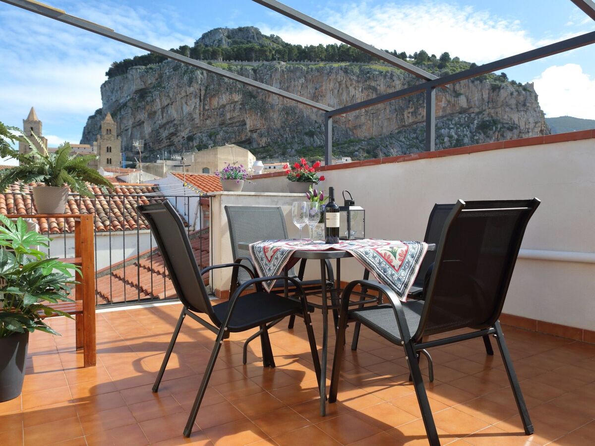 Appartement Terrazza del Cortile avec terrasse à Cefalù - Photo 1