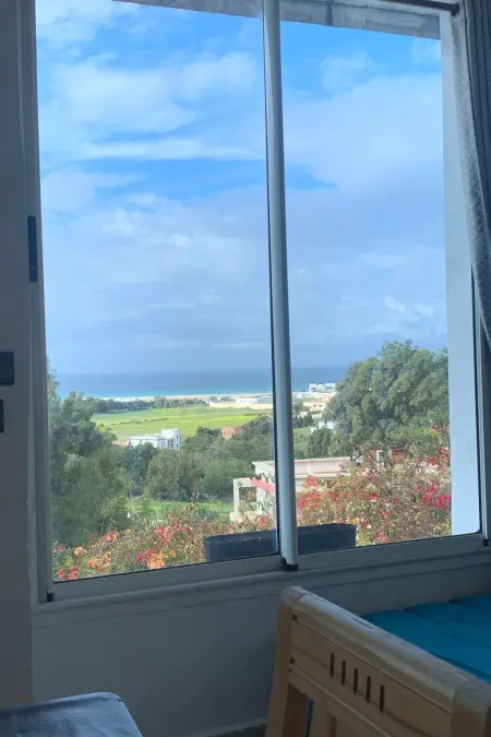 Appartement vue panoramique, terrasse et plage à 800 m, Tanger : photo 2