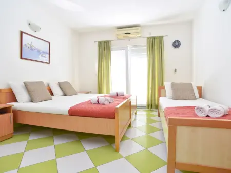 Location appartement à Tivat, Studio-Apartment mit Balkon