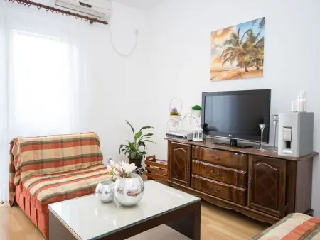 Location appartement à Bar, Fünf-Bett-Appartement