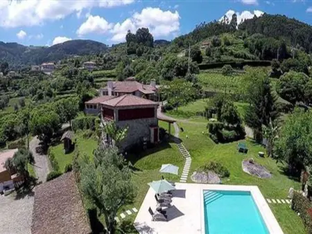 Location maison à Calheiros, Fabelhafter Pool in einer atemberaubenden Landschaft