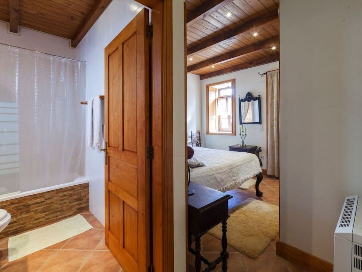 Maison 5 pers. avec piscine, jardin et grill à Espinho - Photo 13