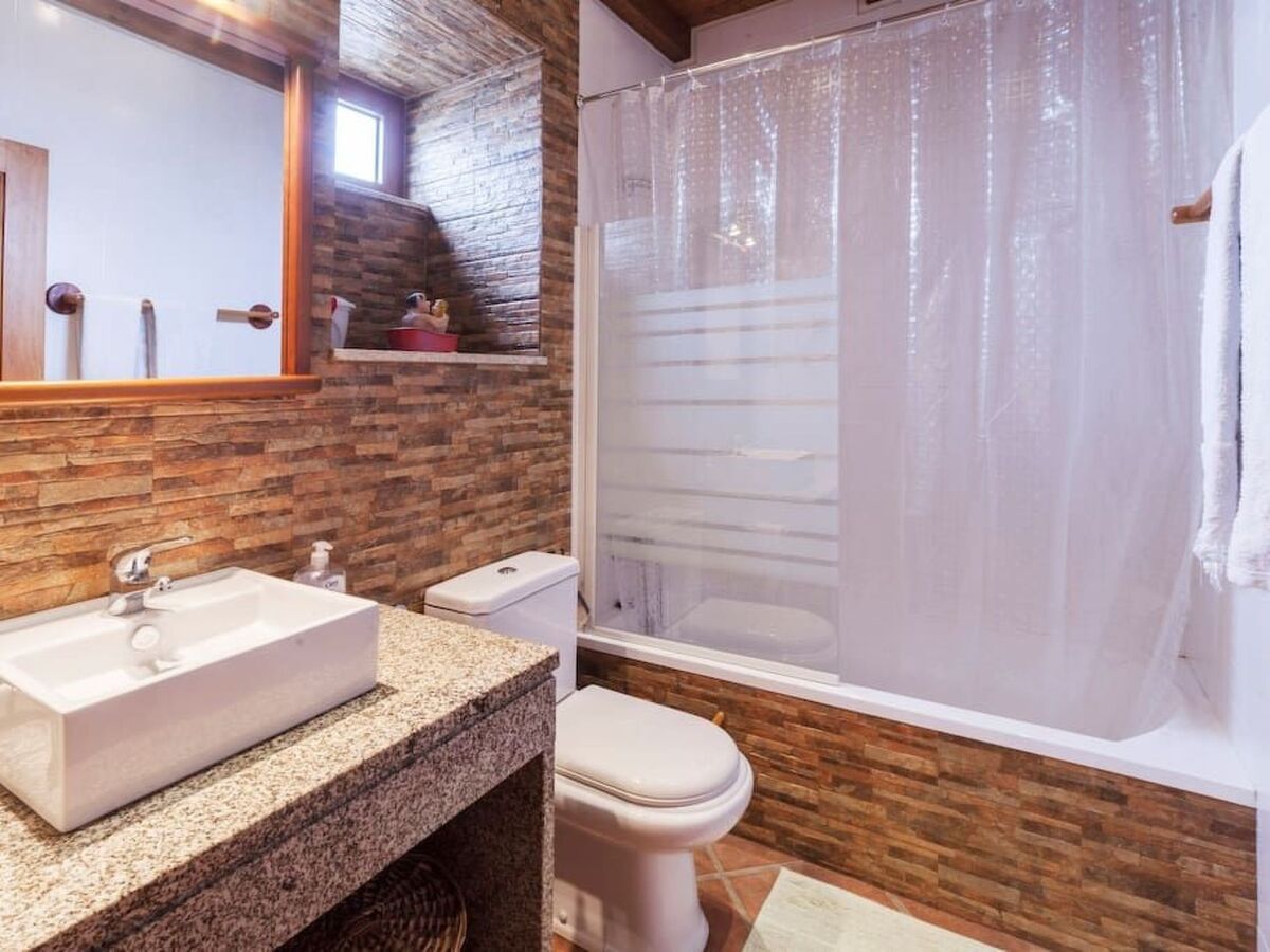 Maison 5 pers. avec piscine, jardin et grill à Espinho - Photo 28
