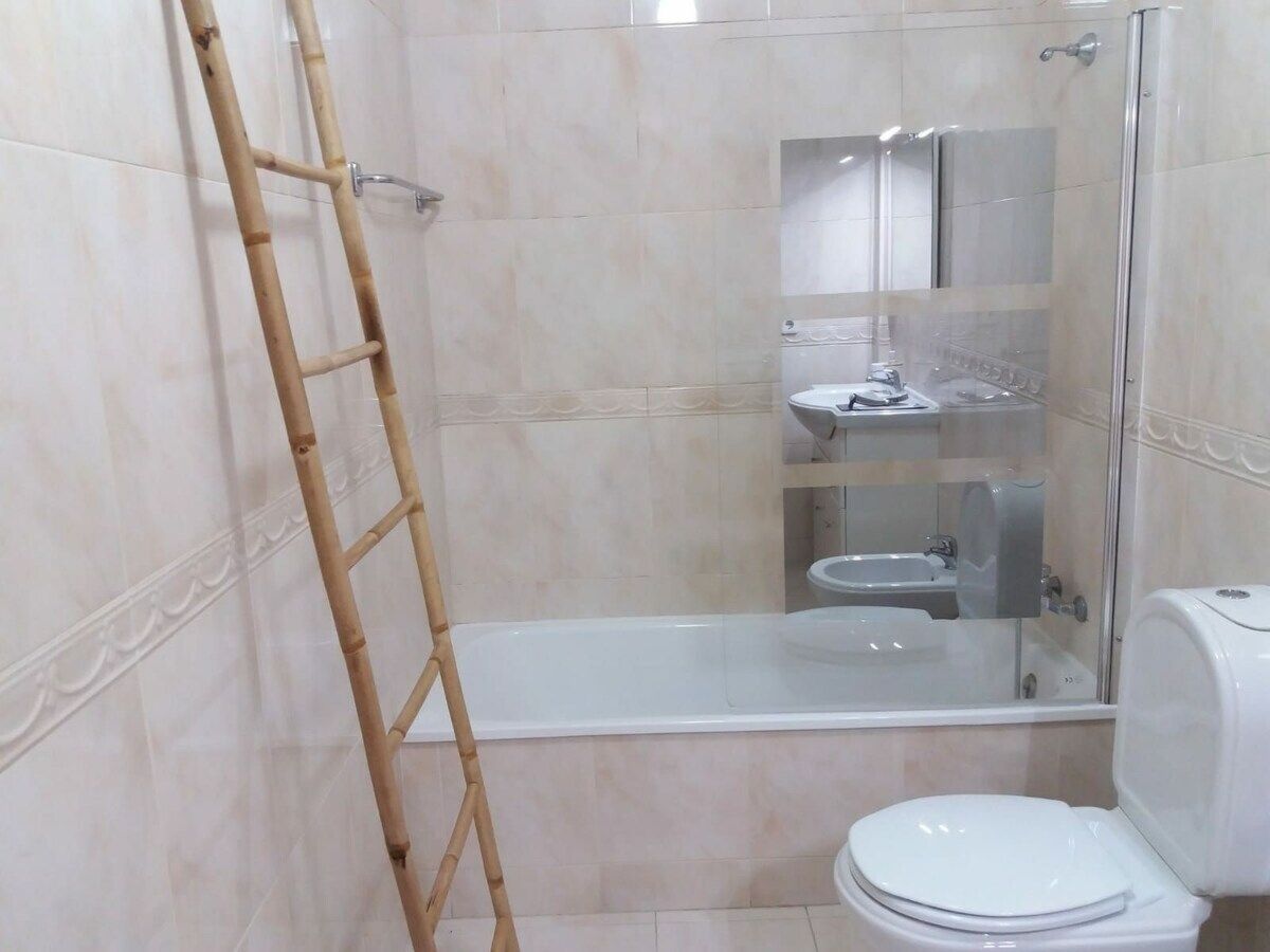 Appartement 6 pers. avec 2 balcons face gare, Aveiro - Photo 7