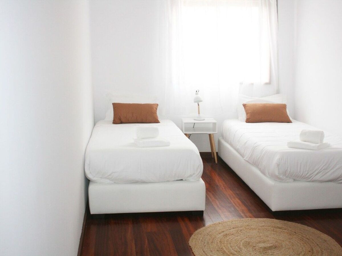 Appartement 6 pers. avec 2 balcons face gare, Aveiro - Photo 25