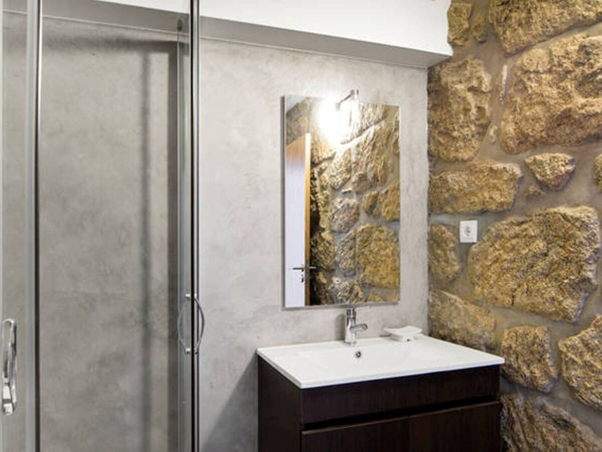 Maison rénovée 4 pers. à Tondela, piscine et accès écopista - Photo 15