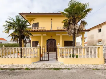 Location maison à Famalicão, Terrassenhaus mit privatem Pool in Nazaré