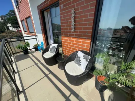 Location appartement à Famalicão, Genießen Sie den Balkon mit Blick auf das Meer