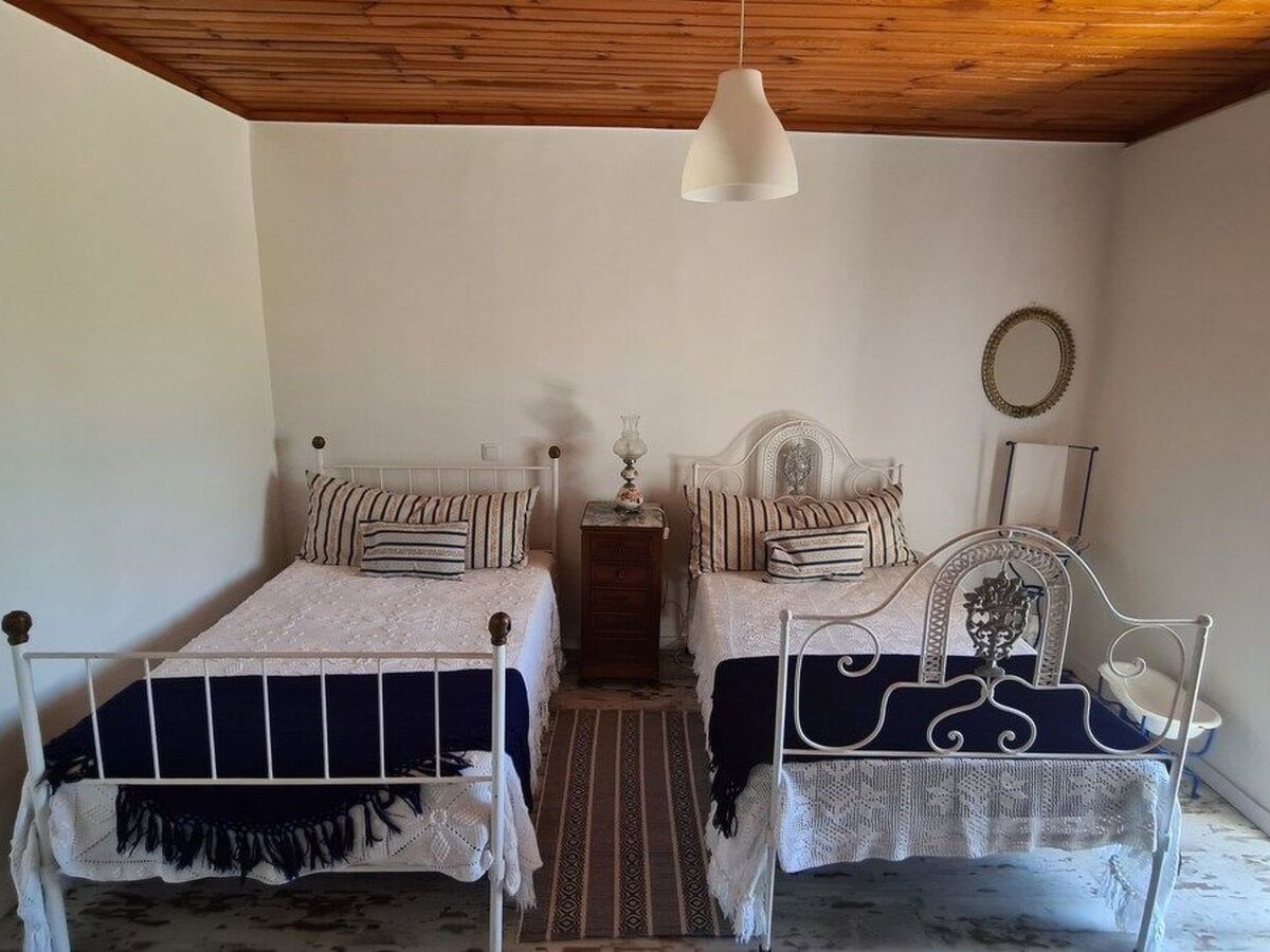 Maison de ferme dans les vignes à Ribafria, piscine - Photo 4