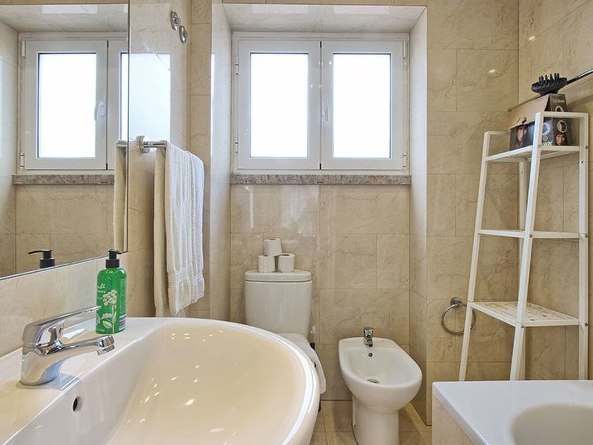 Appartement 4 chambres, 10 pers., balcon - Lisbonne - Photo 4