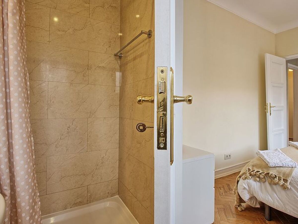 Appartement 4 chambres, 10 pers., balcon - Lisbonne - Photo 14