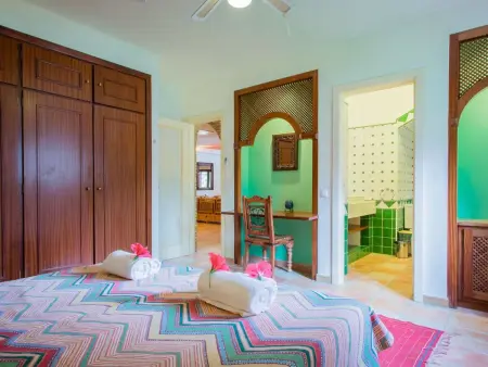 Villa Mouraria, 16 personnes avec piscine et court de tennis : photo 15