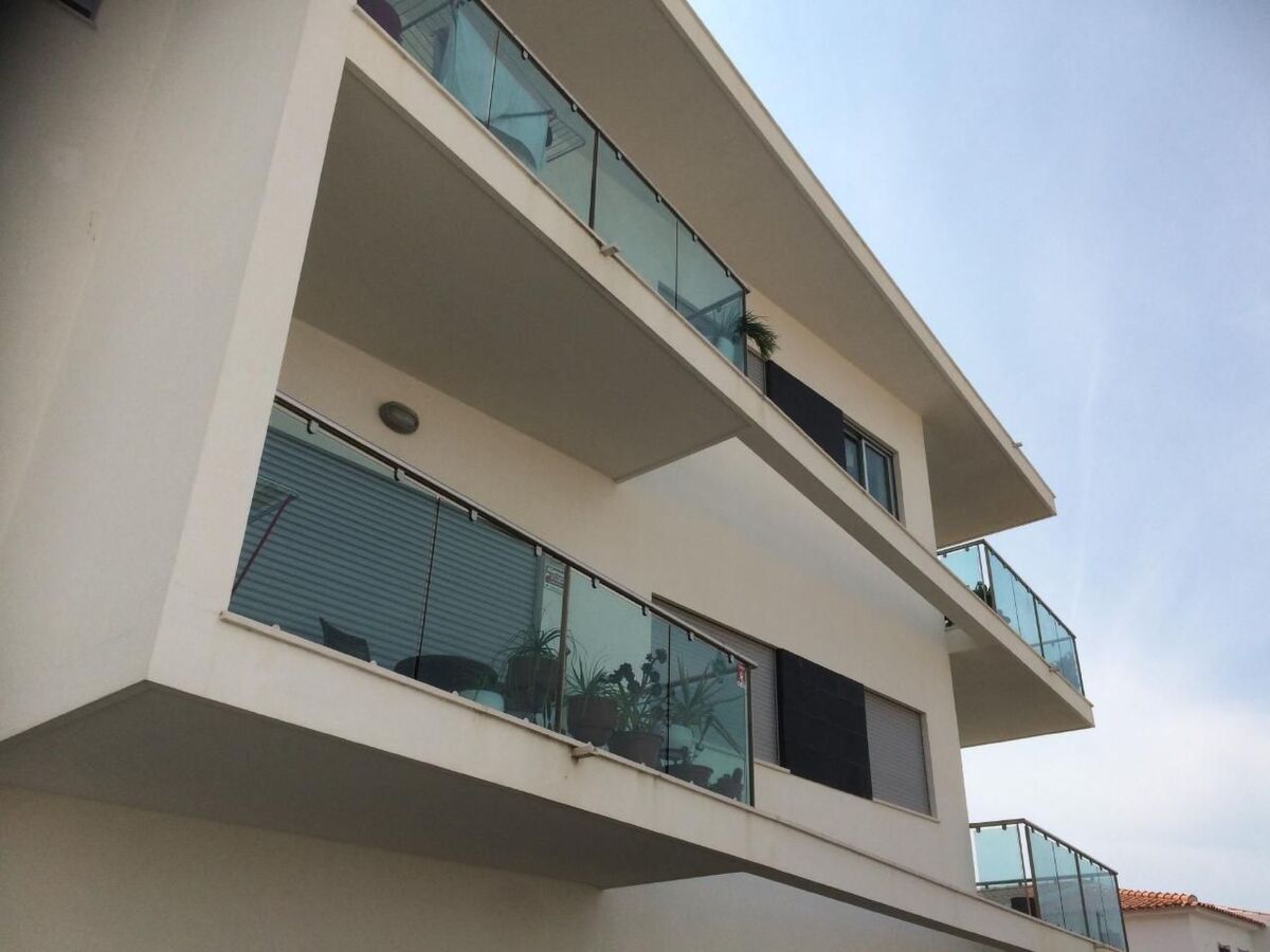 Appartement neuf à Albufeira, balcon sur piscine - Photo 2