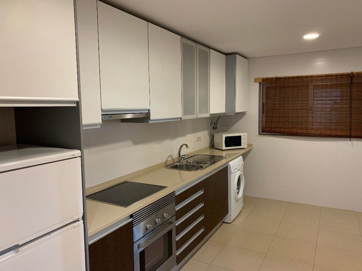 Appartement neuf à Albufeira, balcon sur piscine - Photo 4