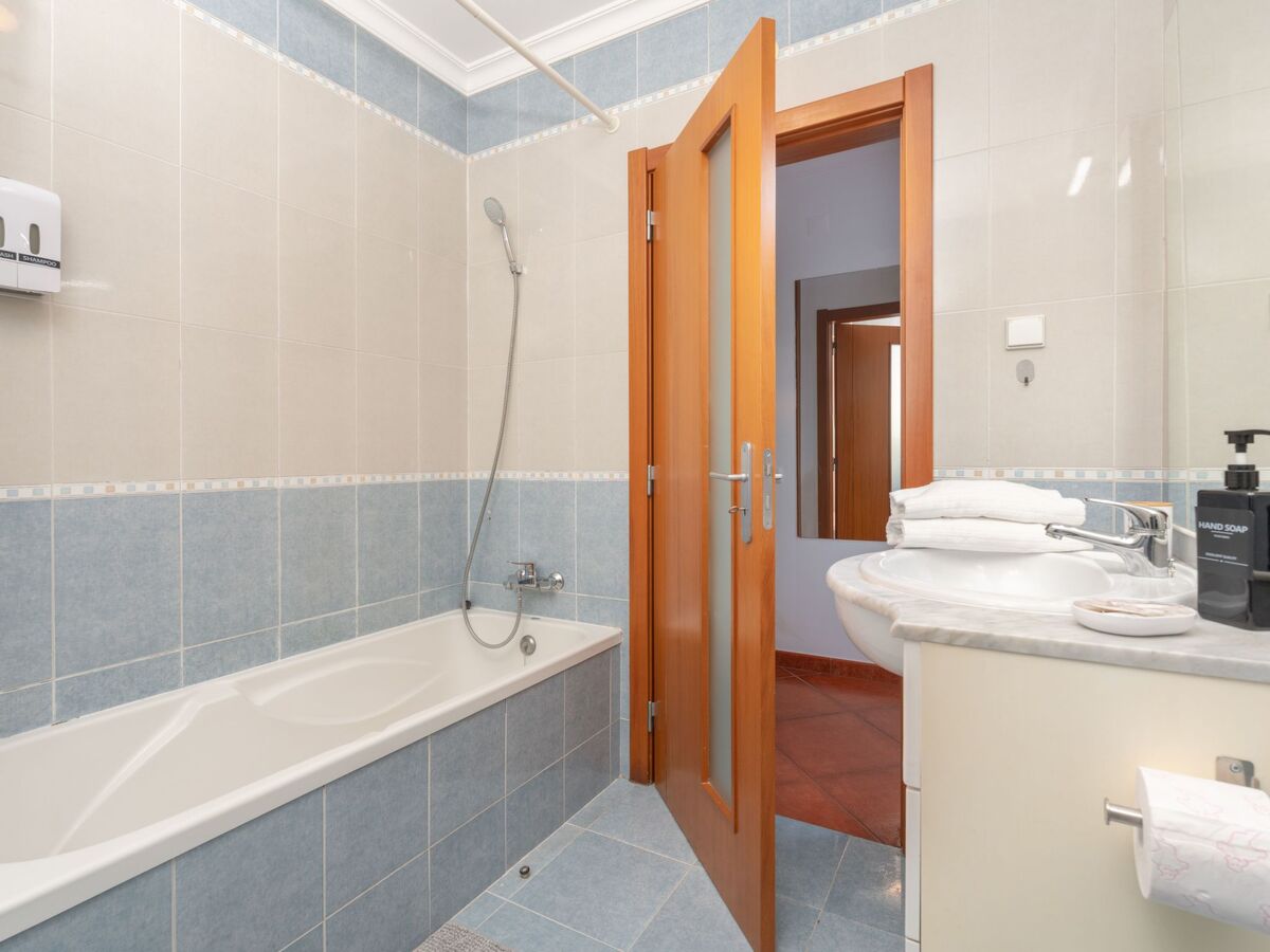 Appartement 5 pers., terrasse et 2 piscines à Albufeira - Photo 20