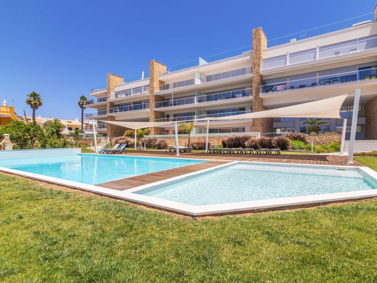 Appartement Garden Design à Albufeira – piscine et terrasse - Photo 2