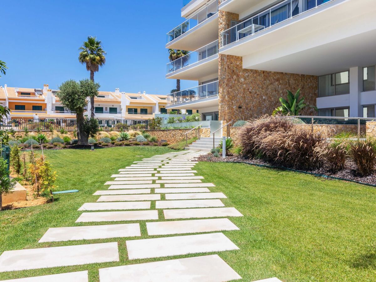 Appartement Garden Design à Albufeira – piscine et terrasse - Photo 12