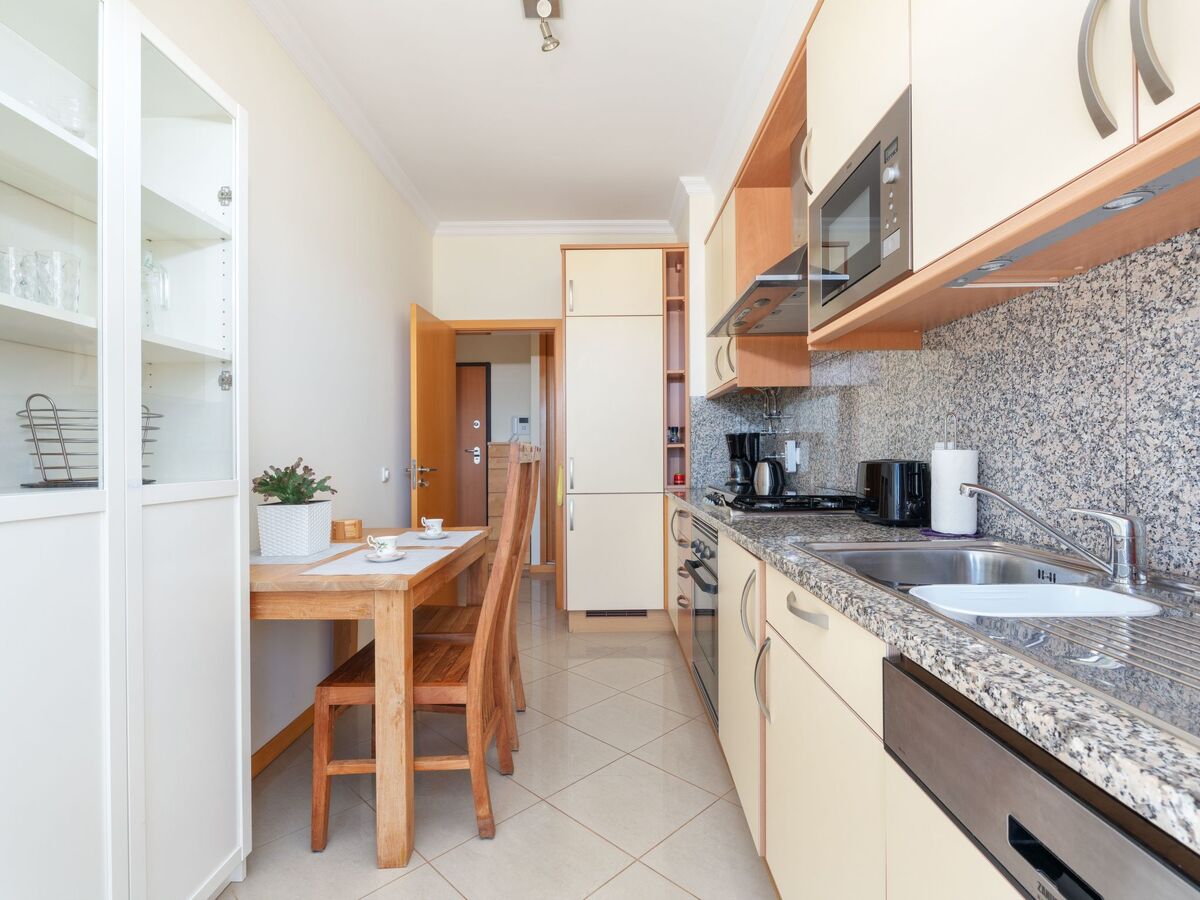 Appartement avec terrasse, 2 piscines, à 300 m du Strip – Albufeira - Photo 10