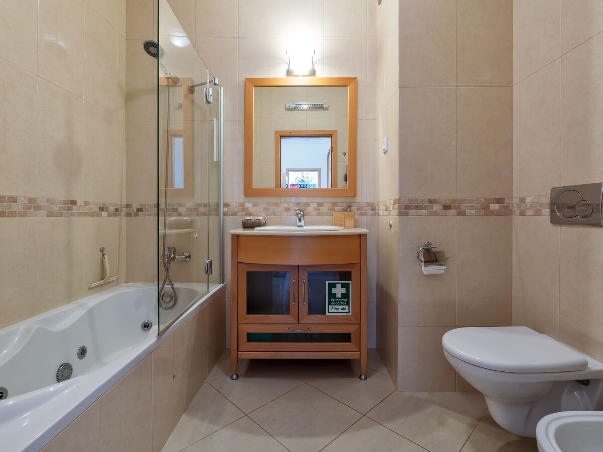 Appartement avec terrasse, 2 piscines, à 300 m du Strip – Albufeira - Photo 20
