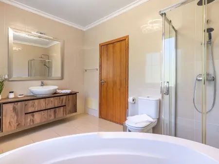 Maison Village Calheta : 5 chambres, piscine chauffée, vue mer : photo 37