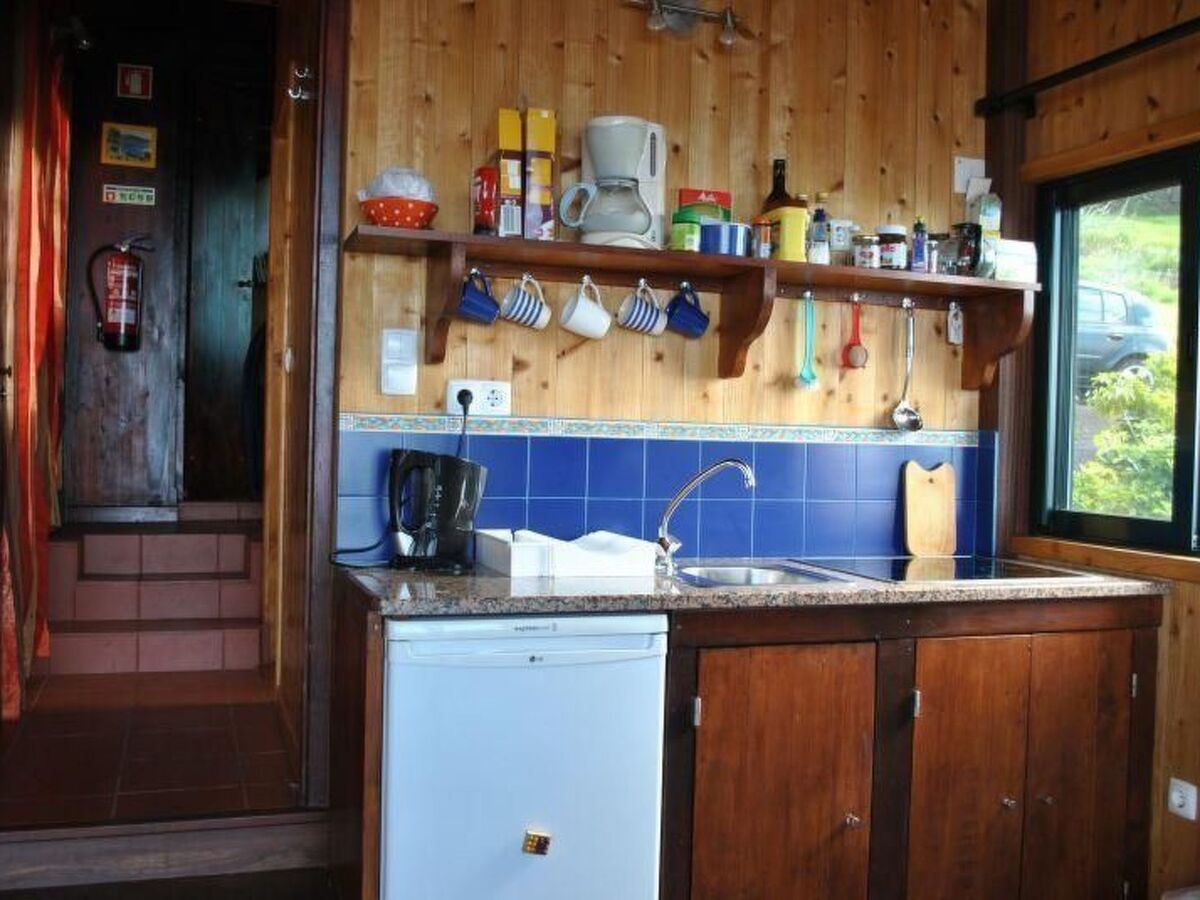 Maison en bois à Canhas avec vue mer et jardin - Photo 10
