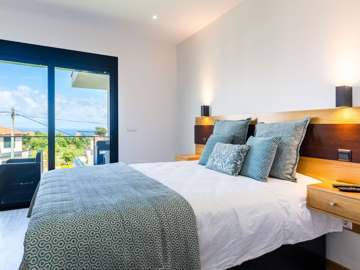 Haus Enxurros – Appartement vue montagne à Ponta Delgada - Photo 11