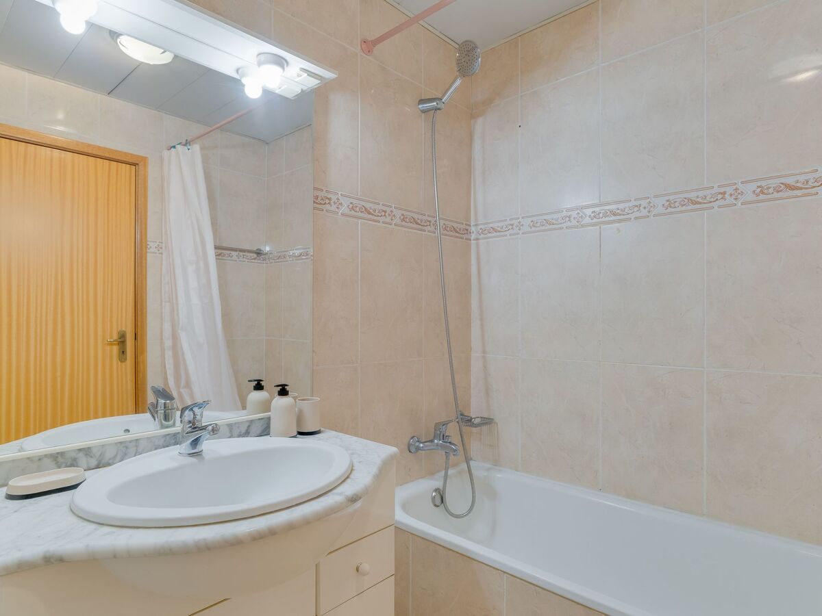 Isabel – Appartement 2 ch avec balcony vue montagne - Photo 7