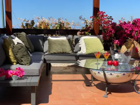 Ideales Familienhaus mit freiem Stadt- und Meerblick - Photo 4