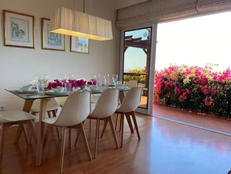 Ideales Familienhaus mit freiem Stadt- und Meerblick - Photo 6